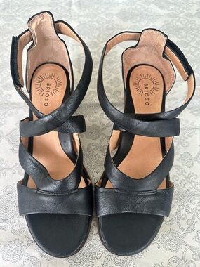 Brioso Verandah Leather Block Heel Comfort Sandals in Black Sz 10